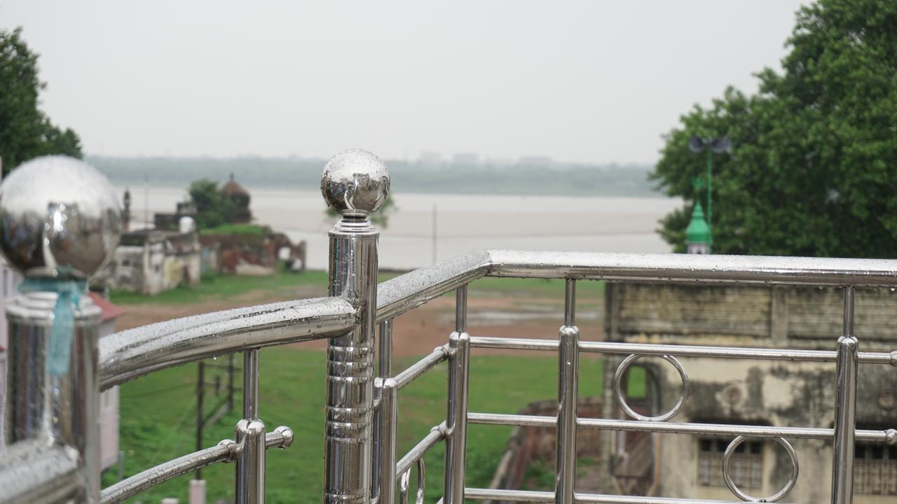 Golden River Varanasi Exterior foto